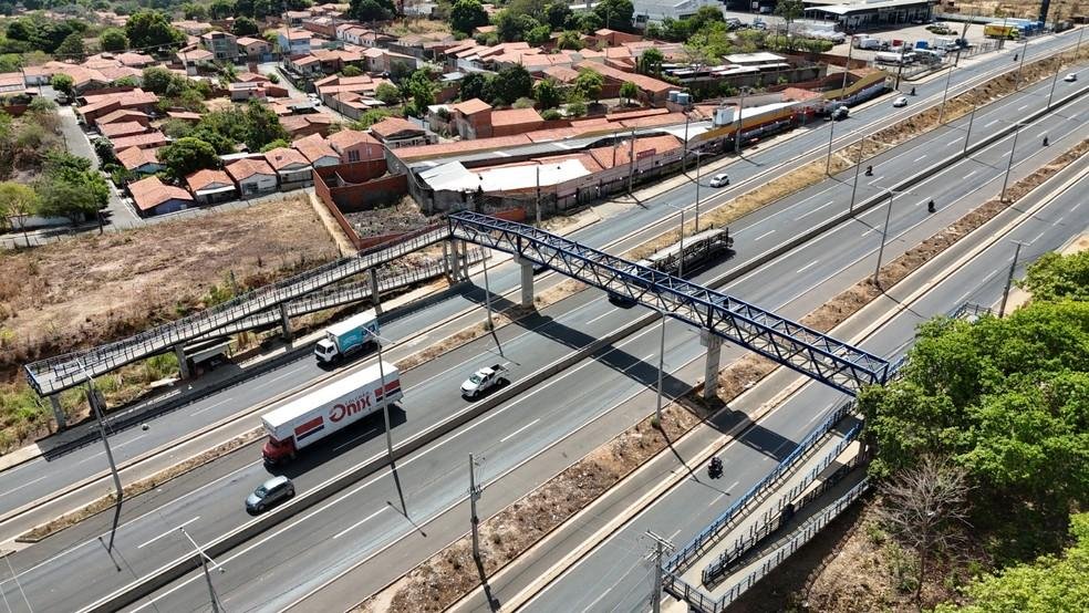 Passarela da BR-316, na Zona Sul de Teresina