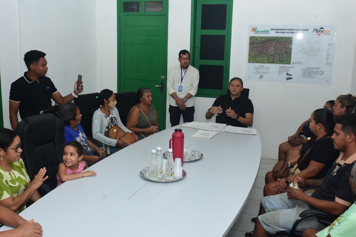 Regularização fundiária e entrega de títulos de propriedade