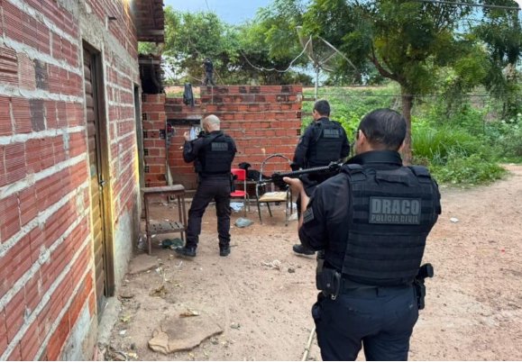 A ação teve como objetivo o cumprimento de quatro mandados