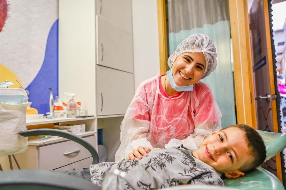 Atendimento feito na Carretinha da Saúde.