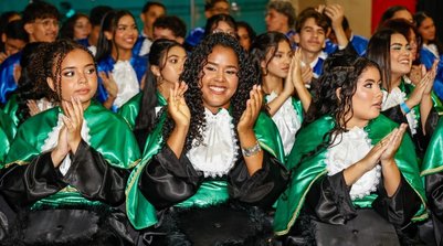 Cerimônia reuniu famílias, professores e gestores. (Foto: Ascom Seduc)