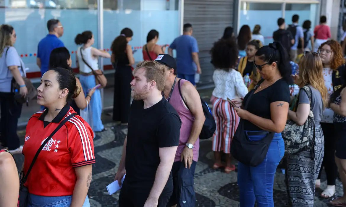 Concurso preencherá 3.652 vagas em 32 órgãos do governo federal