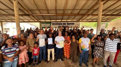 Entrega de Cadastro Ambiental Rural. (Foto: Ascom Semarh)