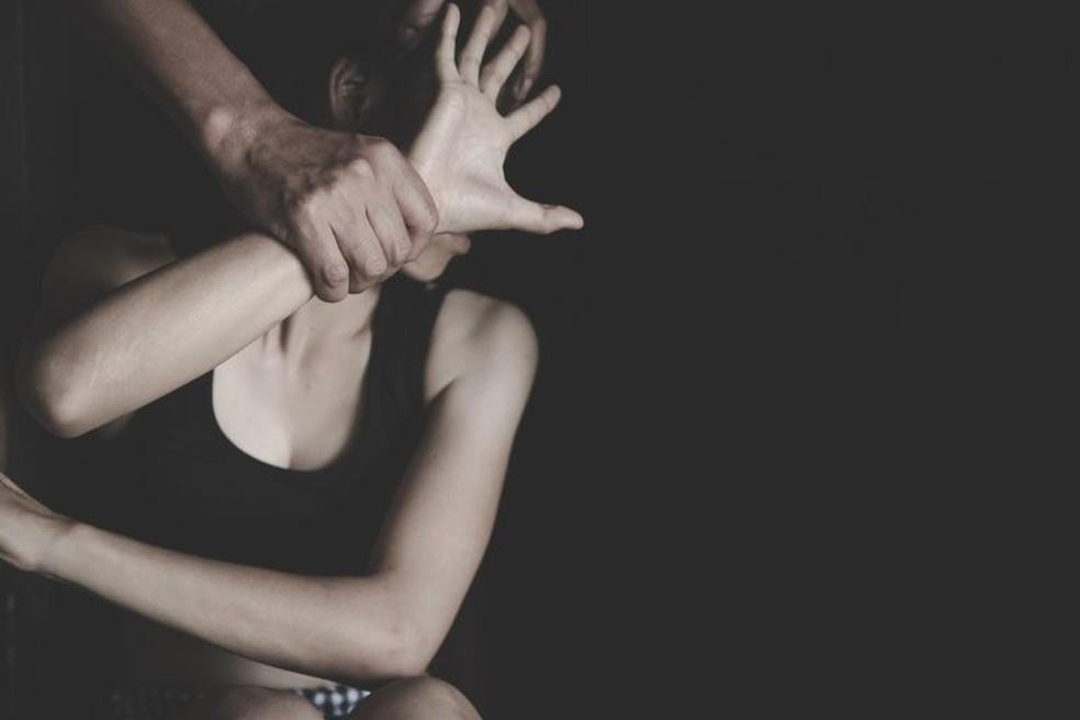 Imagem ilustrativa de jovem vítima de violência