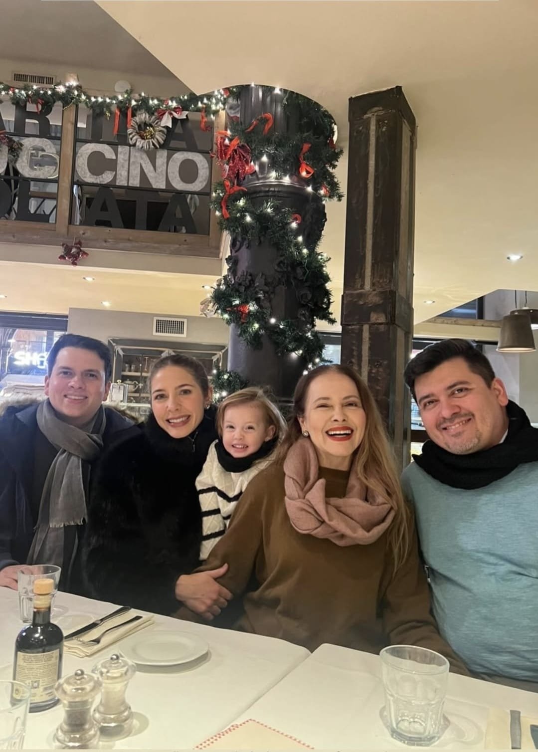 Marcada por celebração e elegância.