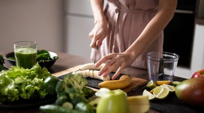 "O mais eficaz é investir no básico bem-feito: mais frutas, verduras e fibras; (Foto: Reprodução)