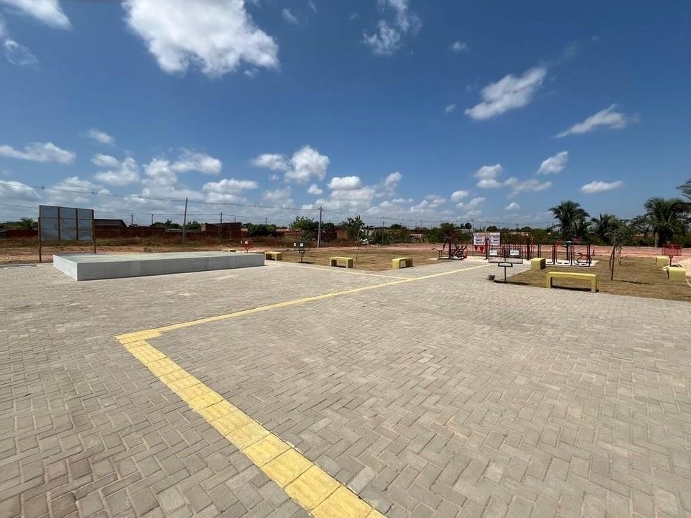 Praça é revitalizada