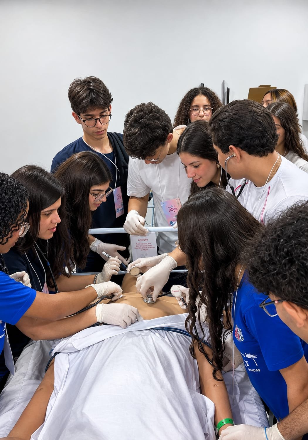 A iniciativa reúne atividades práticas, demonstrações e experiências relacionadas a diferentes cursos