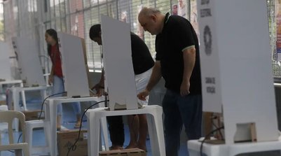 "Colinha" deve ser em papel; bandeiras e camisetas são permitidas (Foto: Fernando Frazão/Agência Brasil)