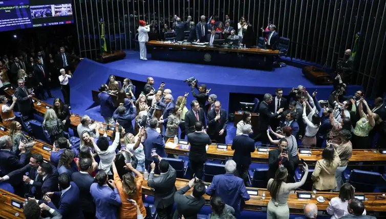 Decisão é vista como maior vitória de trabalhadores desde Constituinte