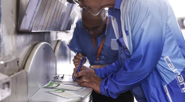 Dezenas sorteadas foram: 12, 22, 41, 45, 51 e 52 (Foto: Marcelo Camargo/Agência Brasil)