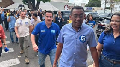 Joel Rodrigues (PP) vota em Teresina (Foto: Aric Lages/g1)
