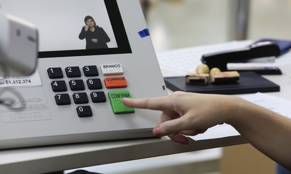 Prazo para eleitor regularizar o título vai até 3 de dezembro