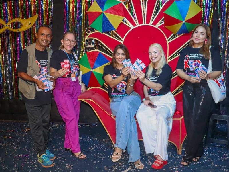 Além dos testes, está disponível a Profilaxia Pós-Exposição (PEP), que é um medicamento utilizado por 28 dias para reduzir o risco de infecção pelo HIV/AIDS.