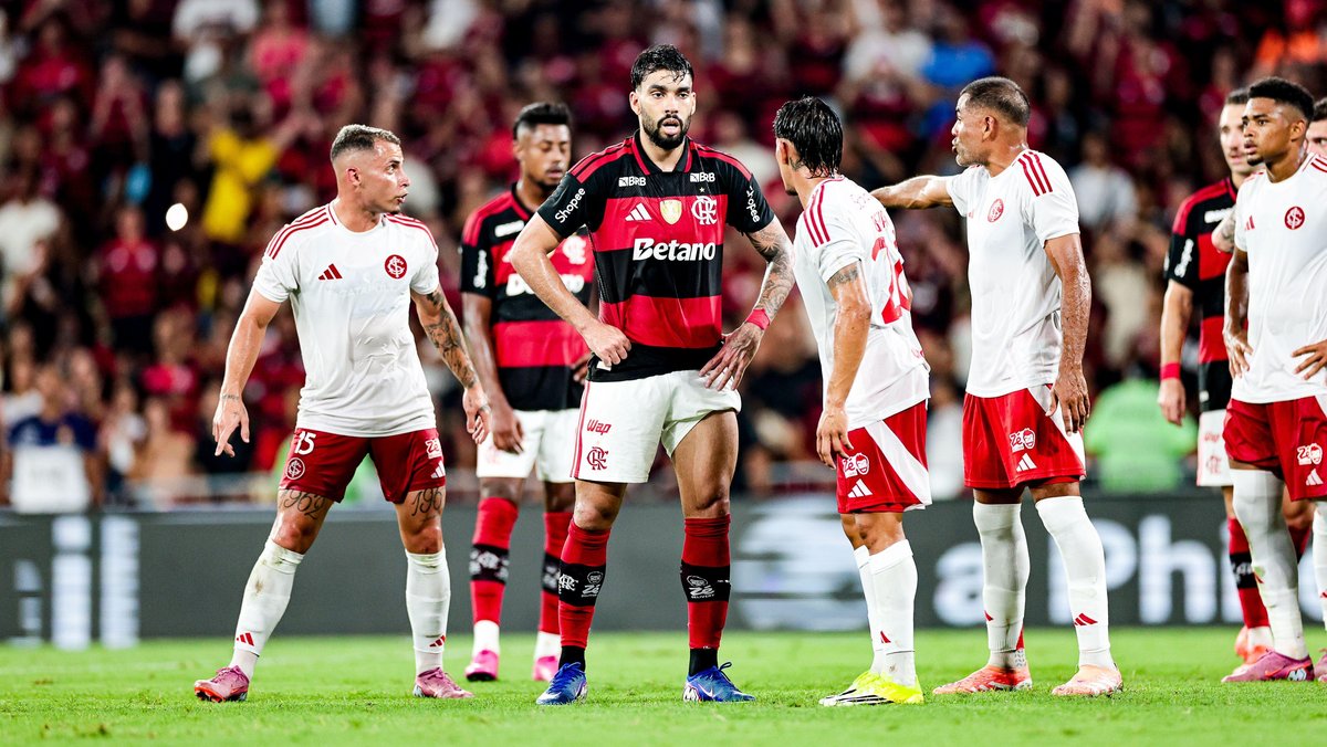 Flamengo empata com Internacional e ocupa 12ª posição no Brasileirão