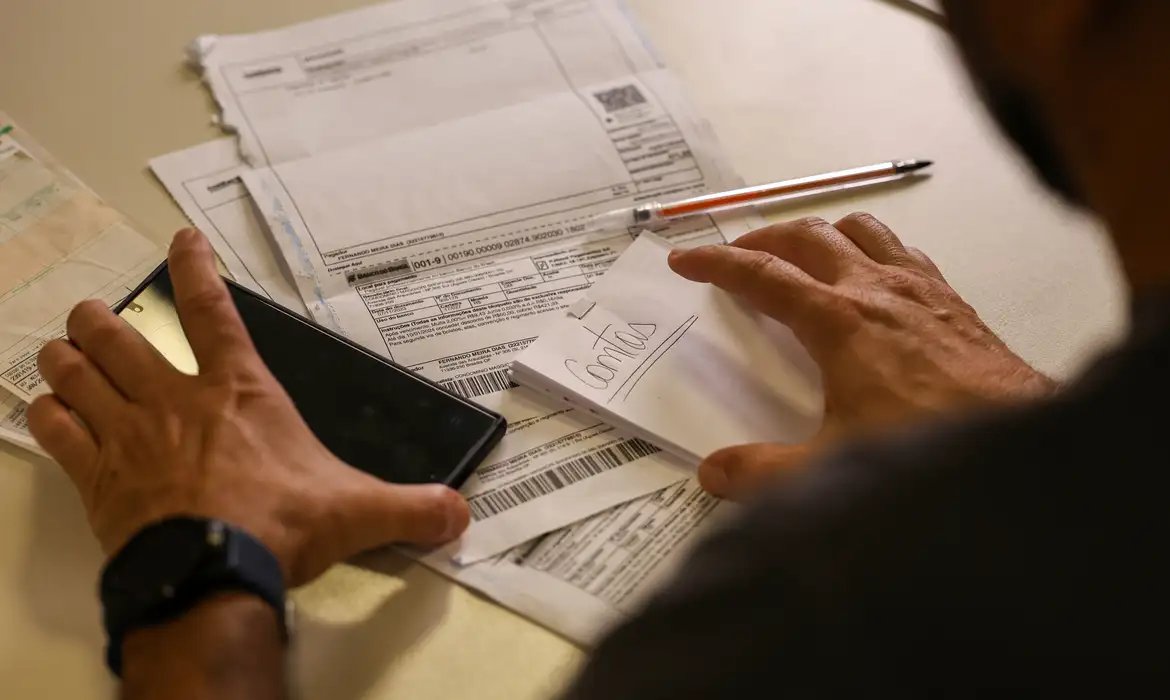 INSS, seguro-desemprego e contribuições têm novos valores