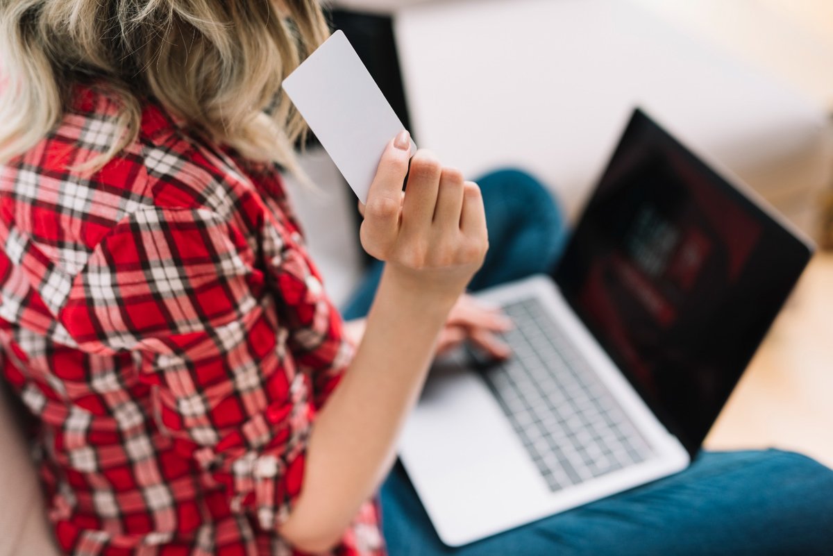 No ambiente familiar e acadêmico, a atenção deve ser redobrada.