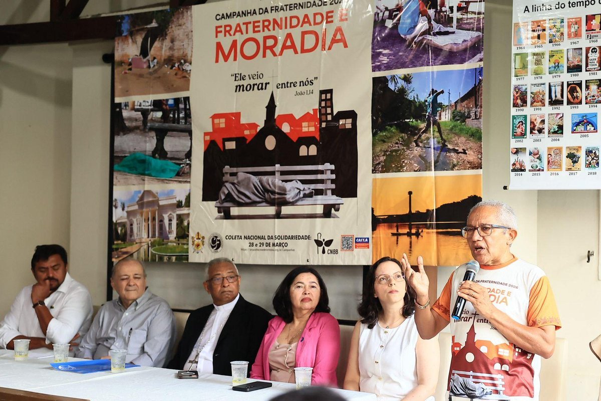 O prefeito também reconheceu que ainda existem famílias vivendo em áreas de risco