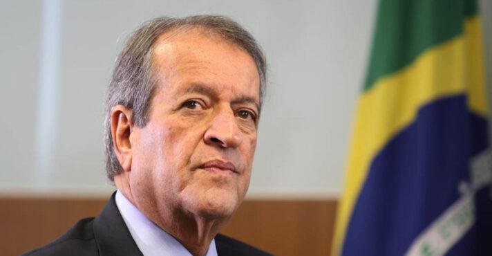 O presidente nacional do Partido Liberal (PL), Valdemar Costa Neto, fala com a Oeste, em Brasília