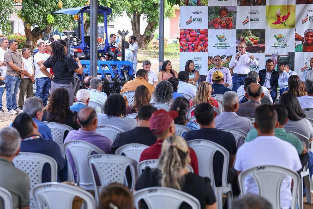 Com investimento de R$ 1,6 milhão, equipamentos agrícolas vão garantir aumento na produção e na renda de agricultores familiares.