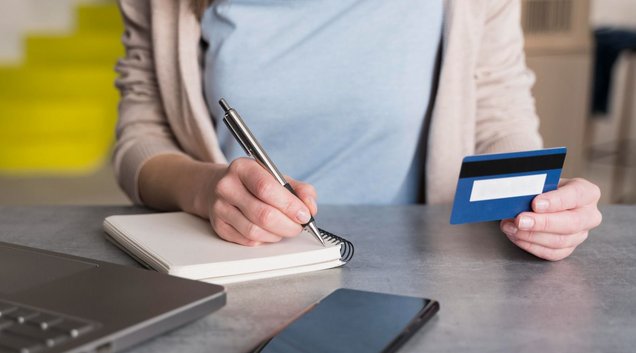 Defina um limite de gastos mensal (Foto: Reprodução)