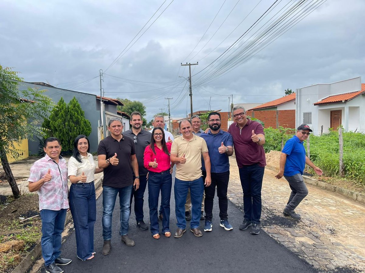 Nova etapa de asfaltamento avança em Água Branca