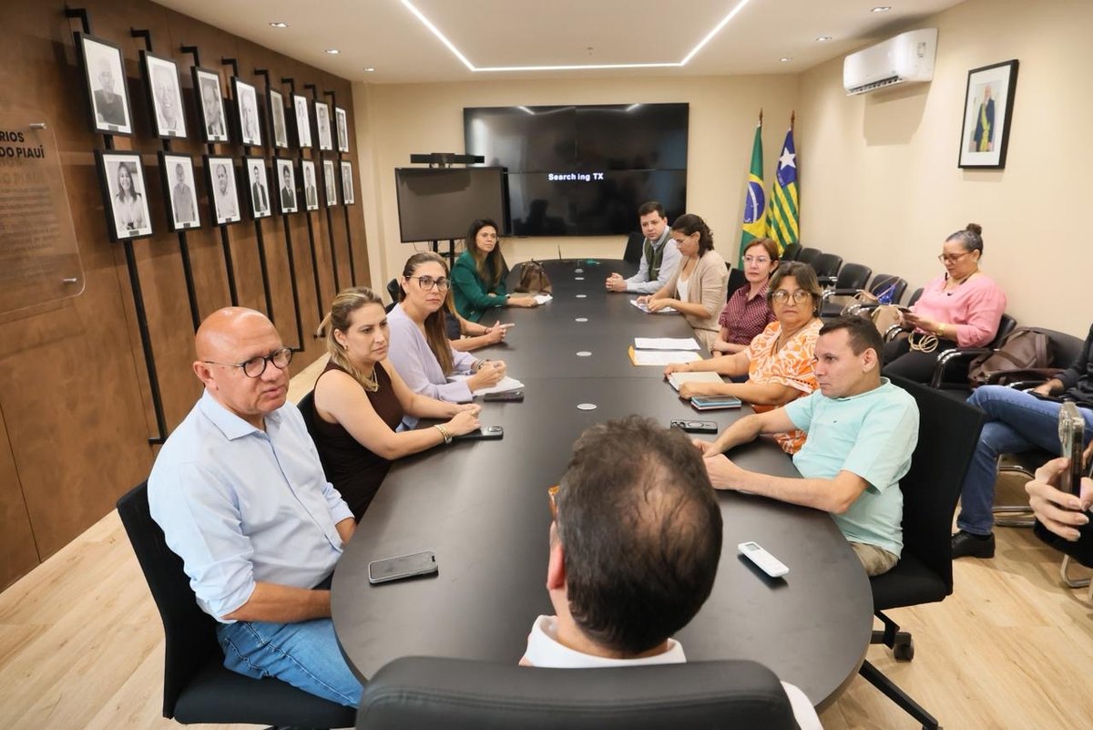 O deputado Franzé Silva recebeu reclamações de mães sobre demora no atendimento de crianças autistas