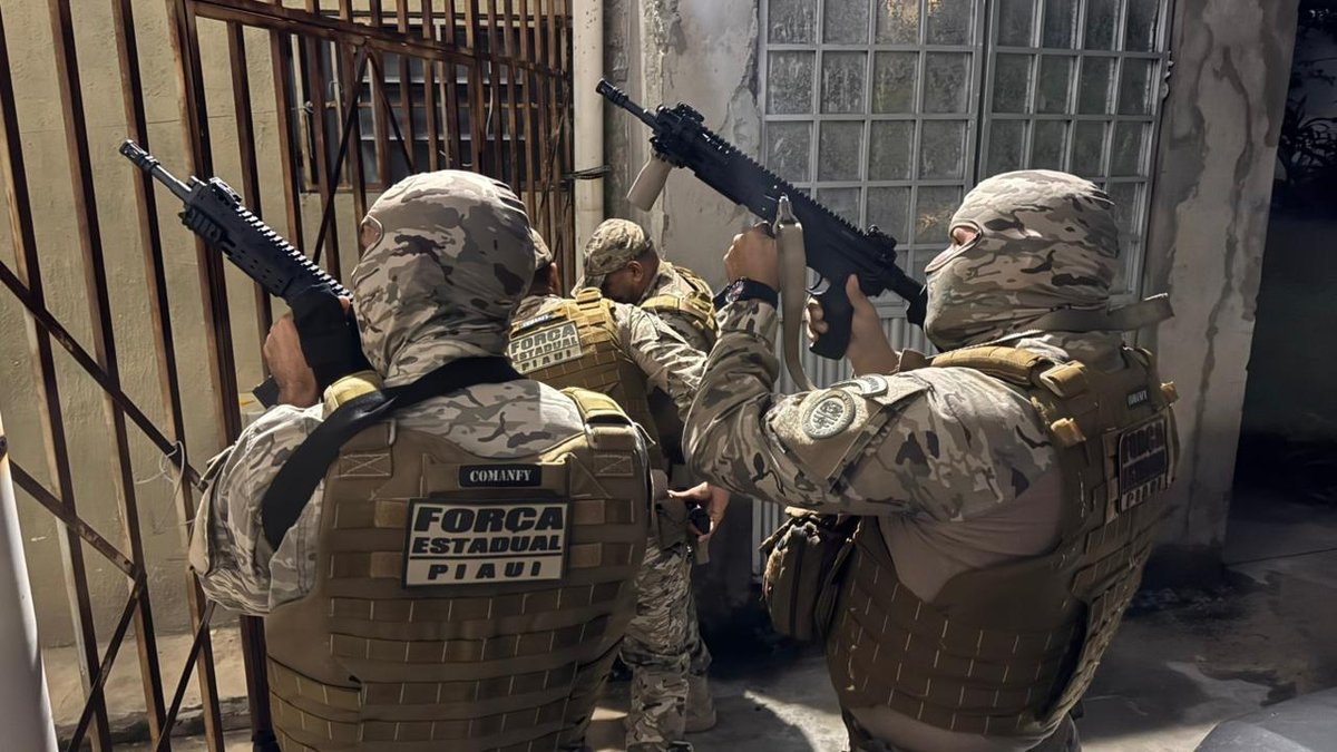 O suspeito possui uma extensa ficha criminal, com registros pelos crimes de adulteração de sinal identificador de veículo automotor, receptação, tráfico de drogas, entre outros