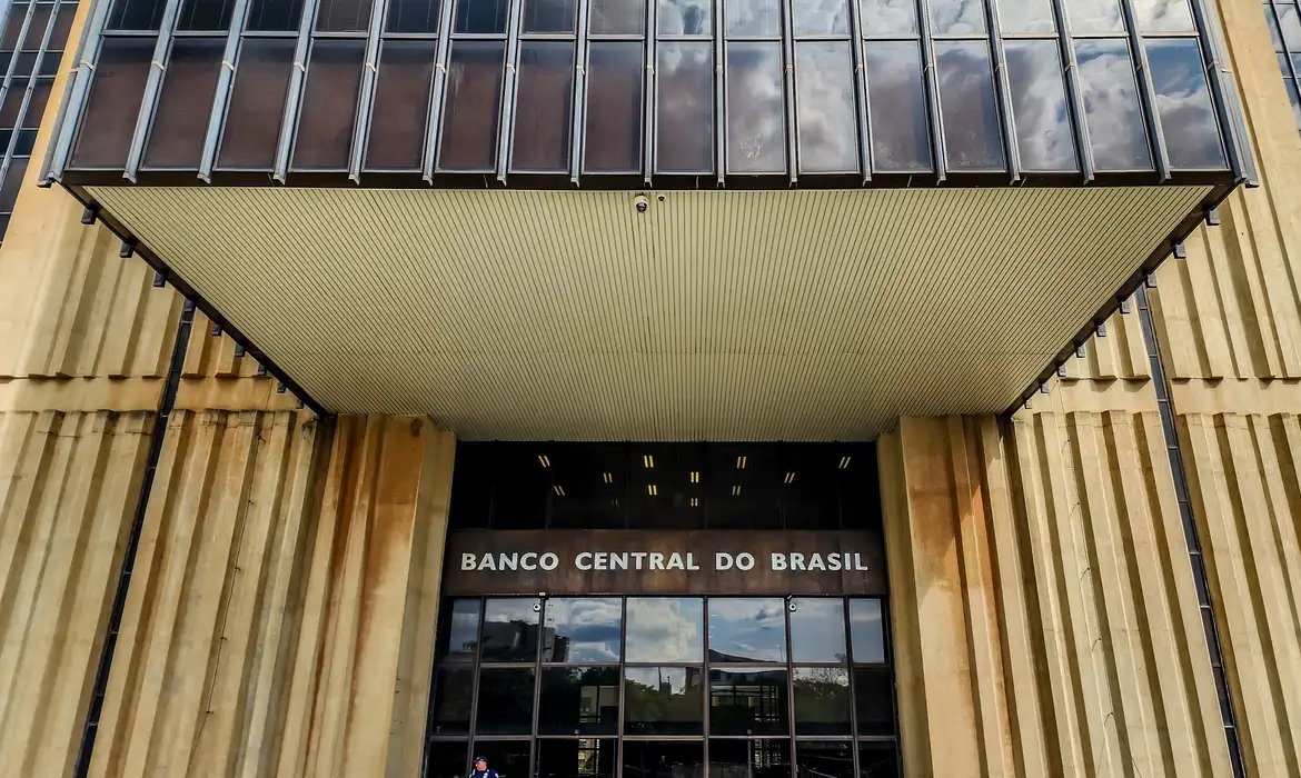 Previsão é que taxa básica de juros termine 2026 em 12,25% ao ano