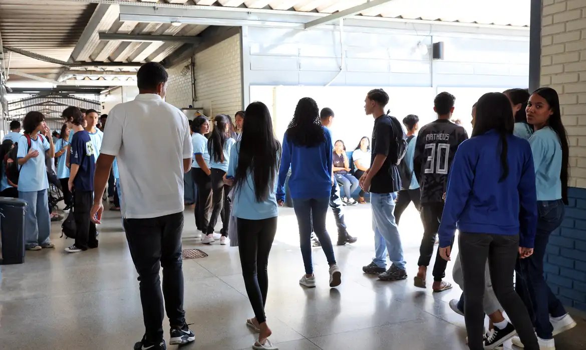 Redes de ensino devem confirmar dados para liberação do valor