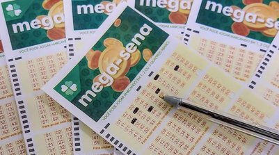 Volantes da Mega-Sena (Foto: Rafa Neddermeyer / Agência Brasil)