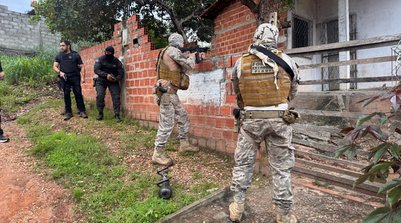 Ação cumpre 12 mandados, apreende motos adulteradas e reforça segurança nos bairros Angelim e Mário Covas. (Foto: Reprodução/SSPI)