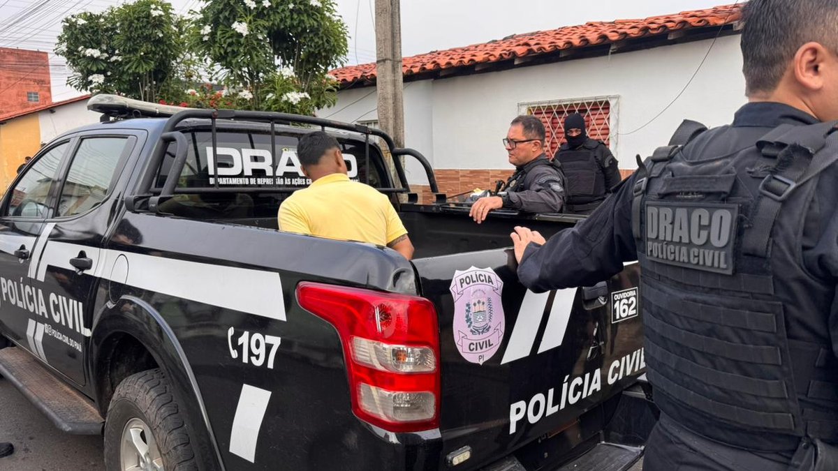 A ação teve como principal objetivo localizar e prender um indivíduo conhecido como “Xandão”, foragido da Justiça desde 2021.