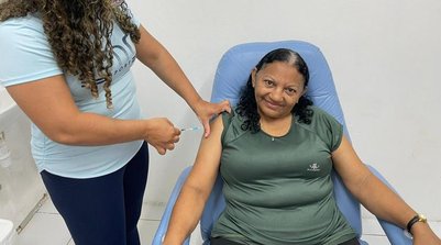 A vacina está disponível em todas as 91 UBS da capital e também no posto do Teresina Shopping (Foto: Ascom FMS)
