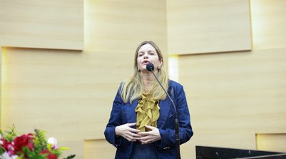 Deputada diz que eleitor precisa estar atento ao voto para os parlamentos (Foto: Régis Falcão/Ascom Alepi)