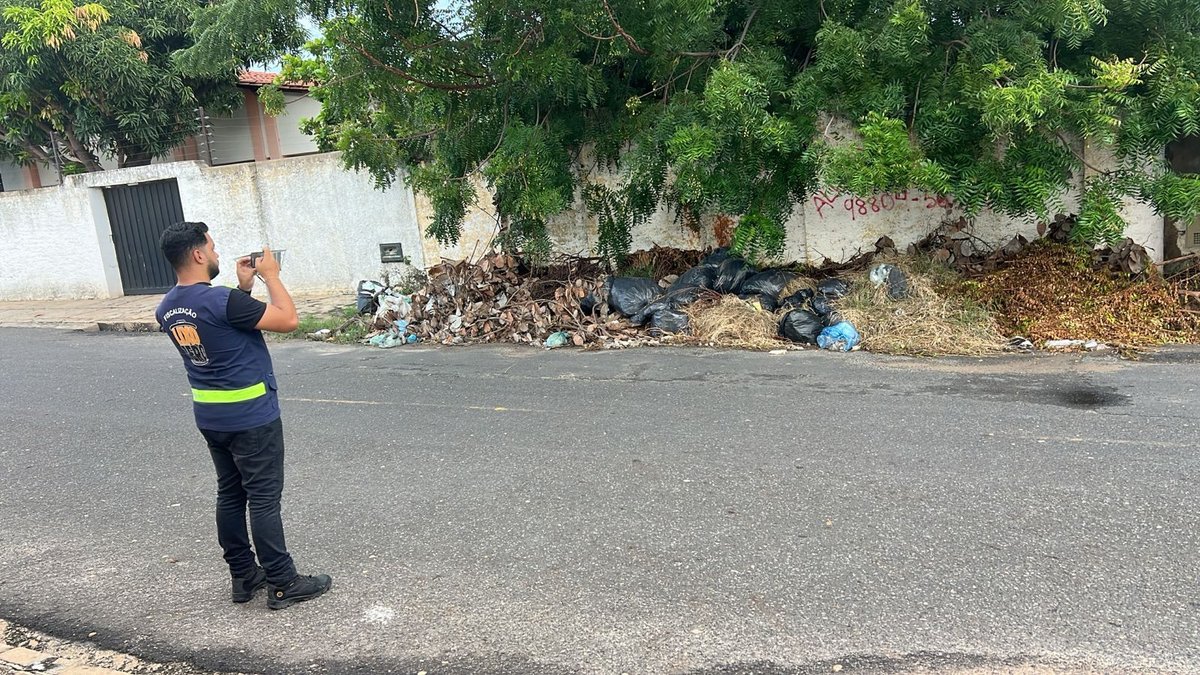 Descarte irregular de lixo em Teresina