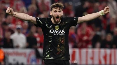 Kvaratskhelia: Atacante é um dos principais nomes do PSG na temporada (( (Foto: Franck Fife / AFP via Getty Images)))