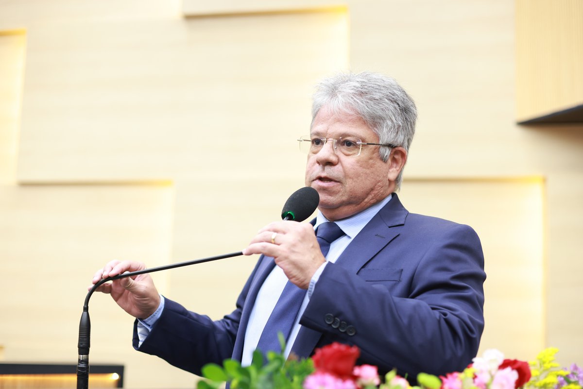 O deputado rebateu críticas da deputada Gracinha Mão Santa sobre o caso Master