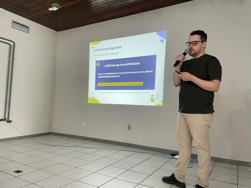 O motivo foi a iniciativa do médico Gustavo Carvalho, que desenvolveu um aplicativo capaz de simplificar a forma como os profissionais de saúde lidam com esse novo programa