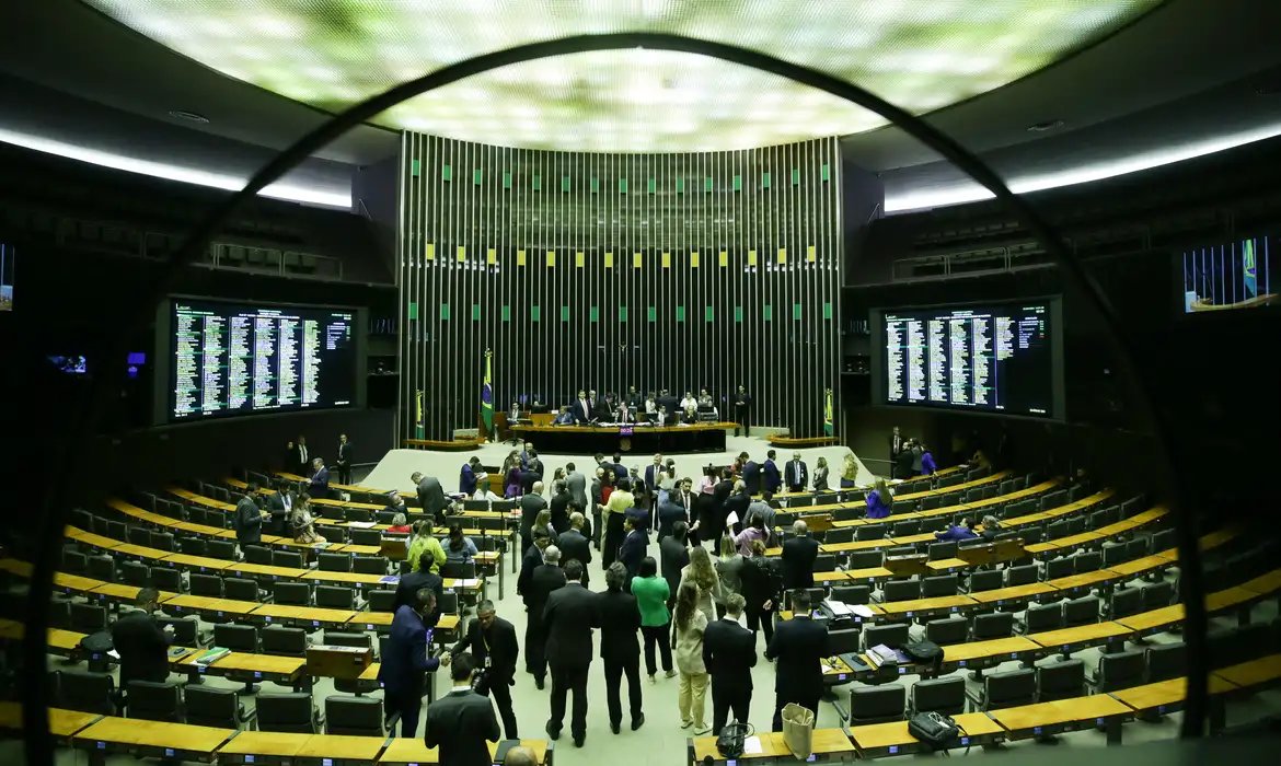 Após aval de comissão, proposta segue para análise especial