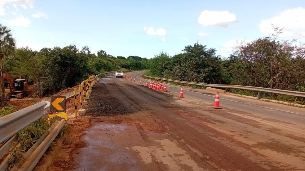 BR-343 é temporariamente liberada após obra por cratera e terá nova interdição a partir de terça (9)