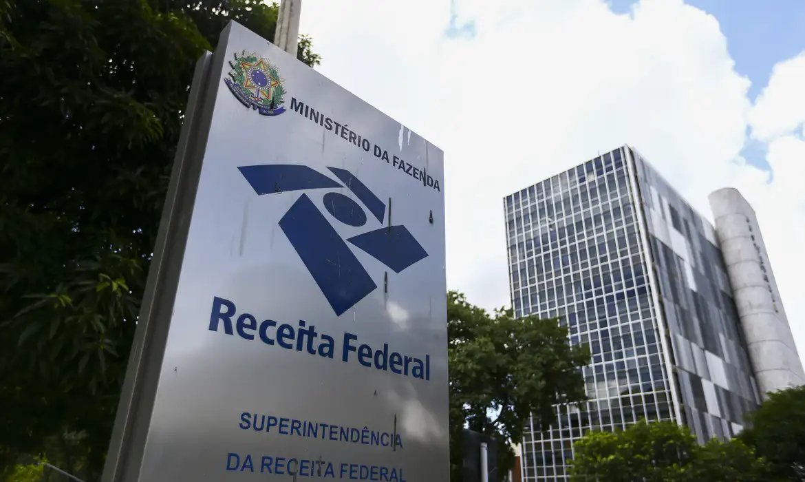 Cerca de 9,5 milhões de contribuintes receberão R$ 16 bilhões