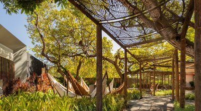Dias de funcionamento CASACOR Piauí 2025 (Foto: Ambiente “entreTempos”, assinado por Ana Márcia Moura e Geraldo Lustosa - Arquitetura e Interiores + Josélia Carvalho Paisagismo)