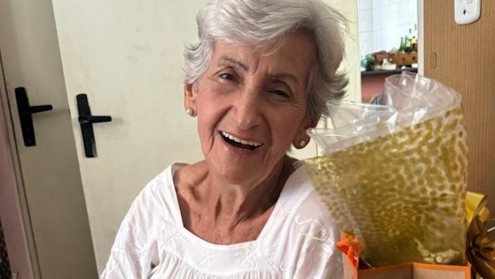 Idosa de 88 anos morreu após ser mordida por cão da família durante jogo do Brasil