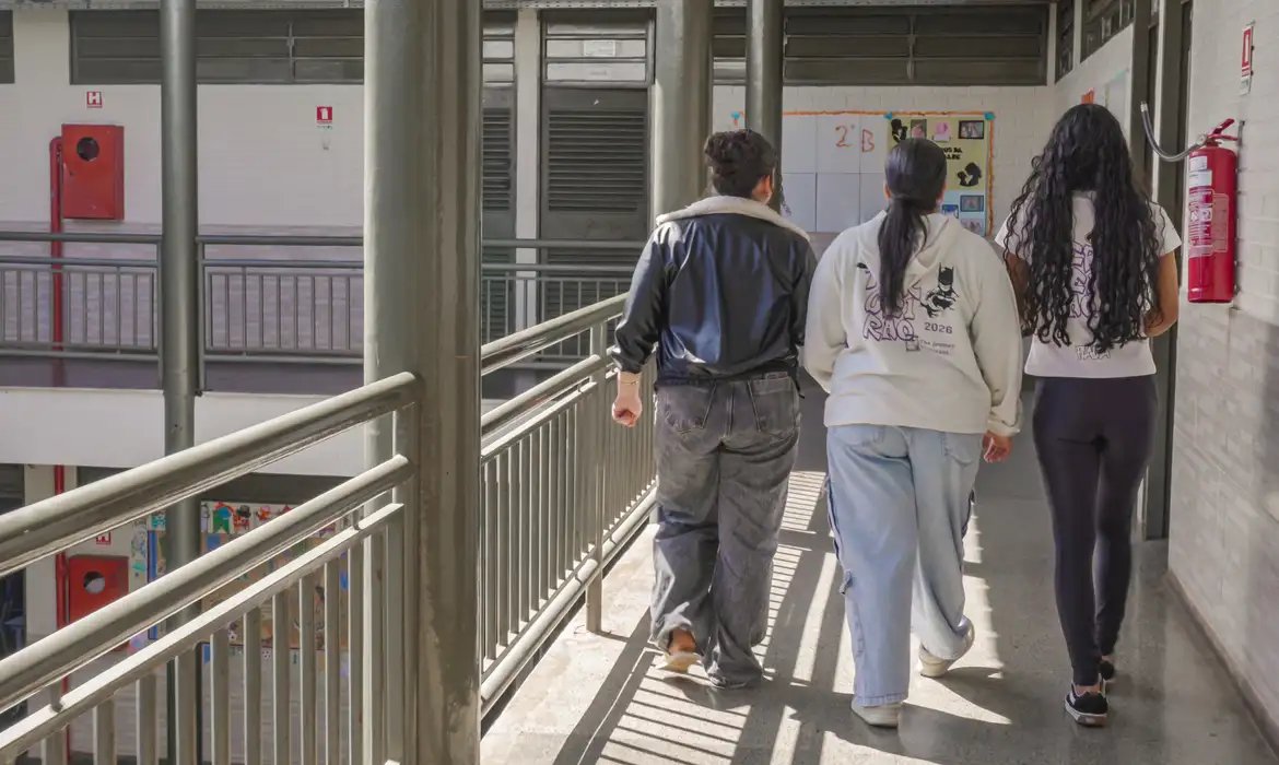 R$ 200 serão pagos até 6 de julho, conforme nascimento do estudante