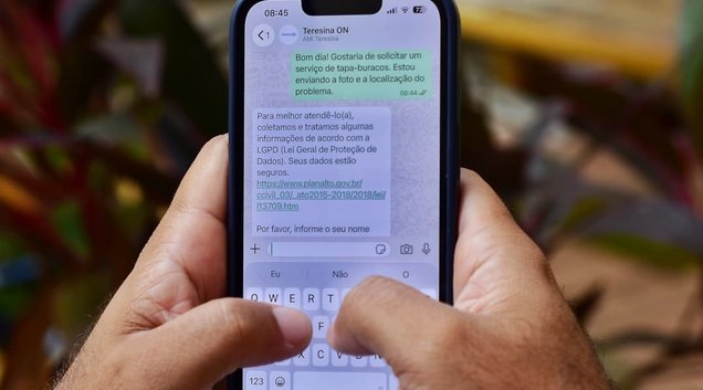 Serviços de tapa-buracos e problemas de iluminação pública pelo WhatsApp (Foto: Jailson Soares?Semcom))