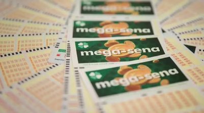 Bilhetes da Mega-Sena, em imagem de arquivo (Foto: Marcelo Brandt/G1)