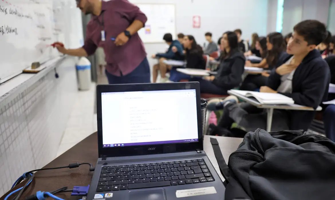 Documentação está descrita no edital do processo seletivo