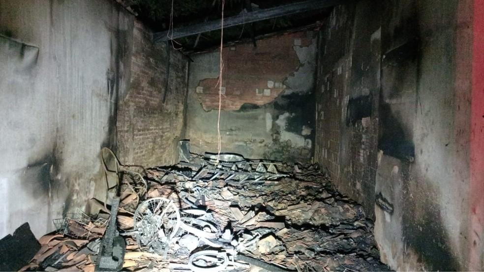 Incêndio destrói loja de peças de motos no interior do Piauí