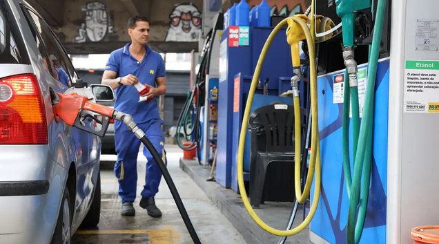 Medida busca conter alta dos combustíveis causada pela guerra (Foto: Rovena Rosa/Agência Brasil)